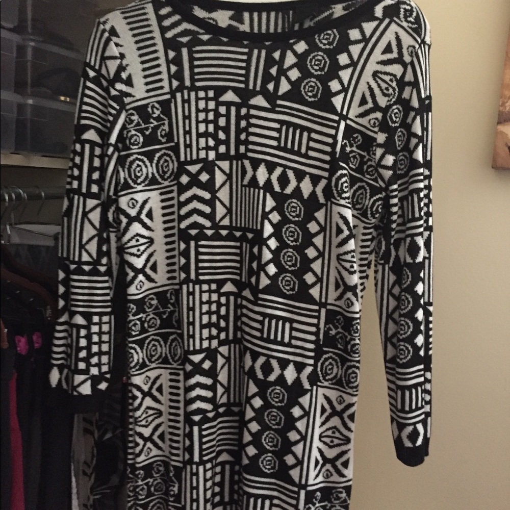 Patterned Sweater - Picture 2 of 5